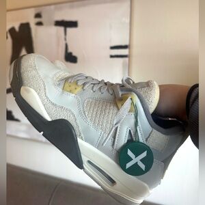 Jordan 4 Retro SE Craft Photon Dust